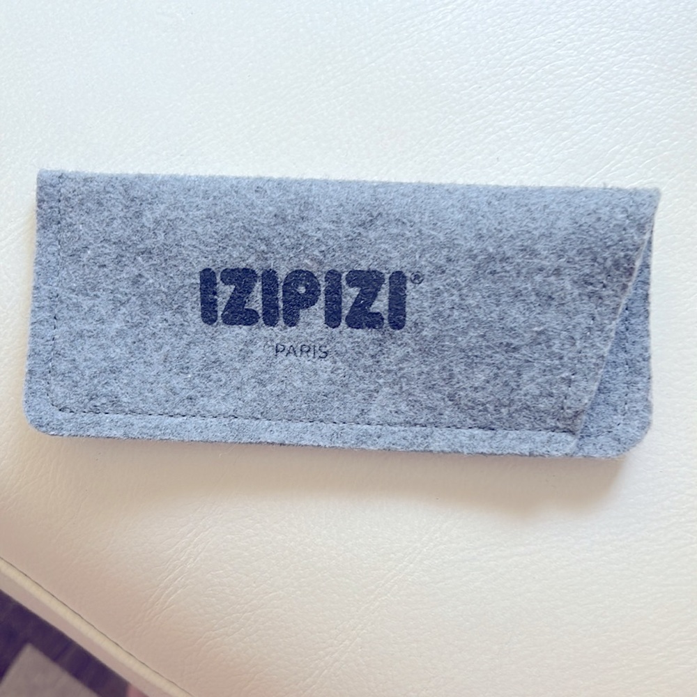 Great condition izipizi glasses pouch | made in Paris